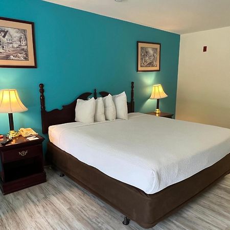 Hilltop Inn & Suites, Near Foxwoods Casino North Stonington Esterno foto