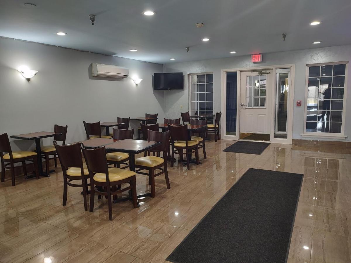 Hilltop Inn & Suites, Near Foxwoods Casino North Stonington Esterno foto