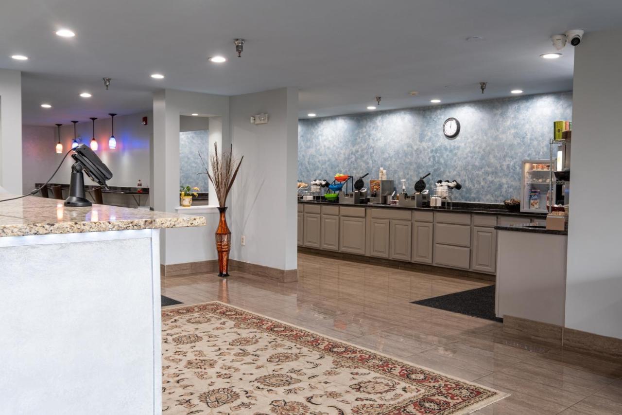 Hilltop Inn & Suites, Near Foxwoods Casino North Stonington Esterno foto