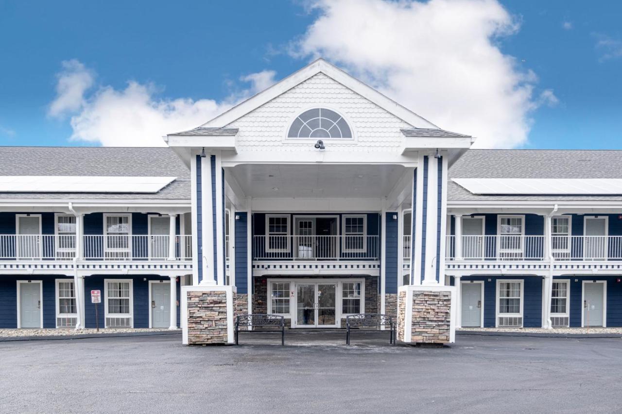 Hilltop Inn & Suites, Near Foxwoods Casino North Stonington Esterno foto