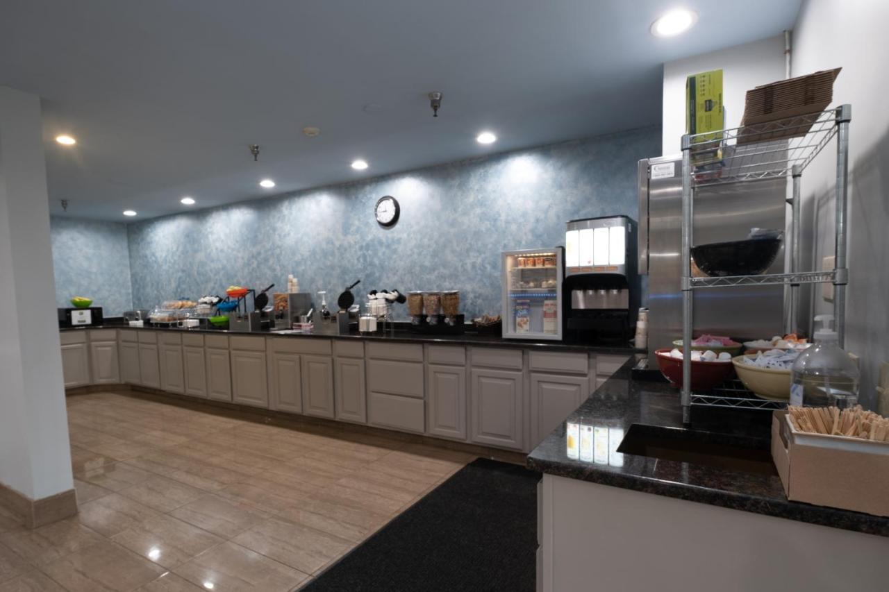 Hilltop Inn & Suites, Near Foxwoods Casino North Stonington Esterno foto