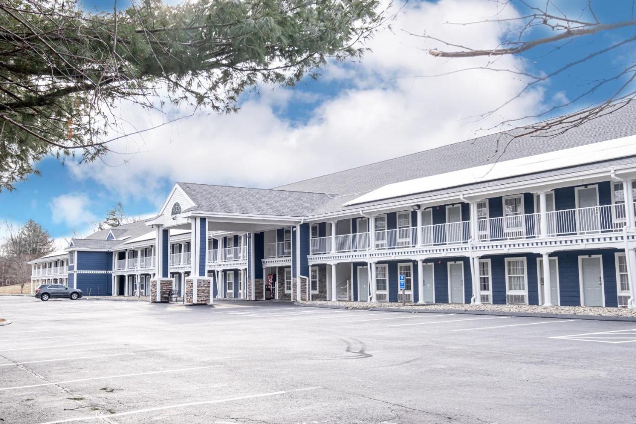 Hilltop Inn & Suites, Near Foxwoods Casino North Stonington Esterno foto