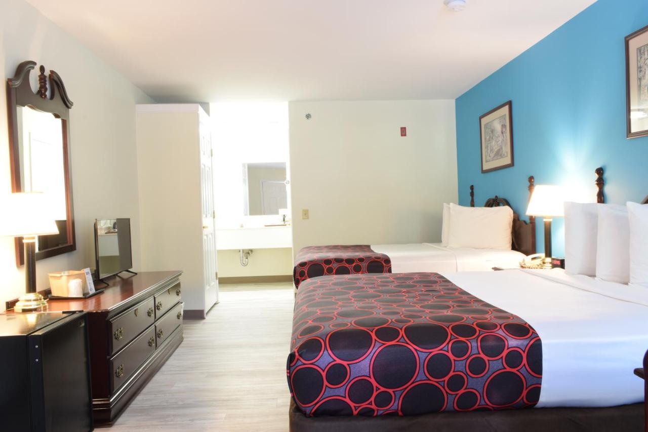 Hilltop Inn & Suites, Near Foxwoods Casino North Stonington Esterno foto