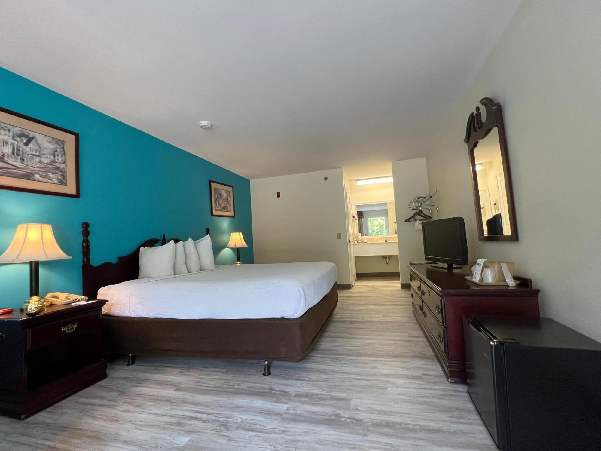 Hilltop Inn & Suites, Near Foxwoods Casino North Stonington Esterno foto