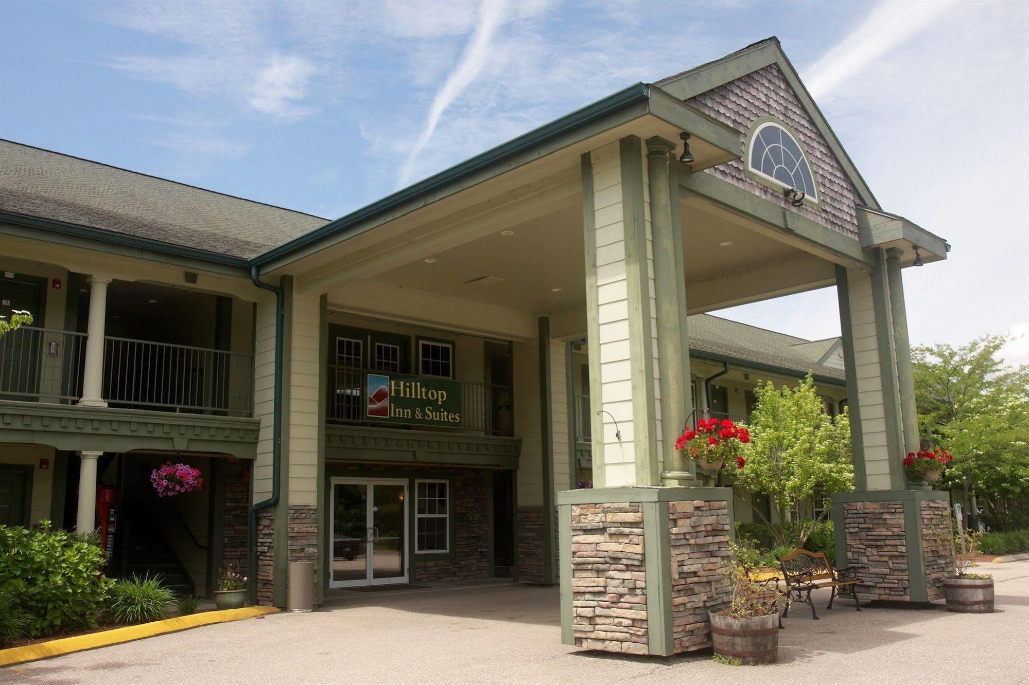 Hilltop Inn & Suites, Near Foxwoods Casino North Stonington Esterno foto